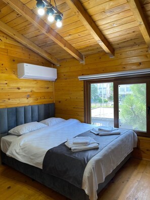 Quarto básico | 2 quartos, cofres nos quartos, Wi-Fi de cortesia