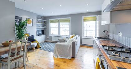 Stylish Shepherds Bush Flat