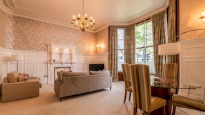 Unclassified image, 5 of 24, button - The Cromwell Flat (London)