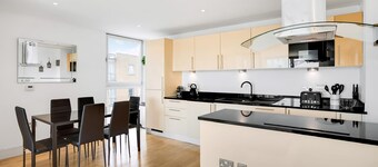 Panoramic London: 3-Bed City Oasis
