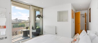 Panoramic London: 3-Bed City Oasis