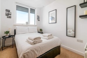Appartement de base, Plusieurs lits | 3 chambres, bureau, espace de travail pour ordinateurs portables