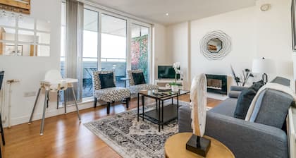 Modern Comfort: Stratford 3BR Duplex