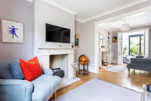 Hus – basic, flere senger | Oppholdsområde | TV