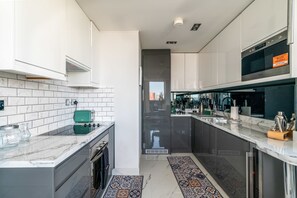 Basic-Apartment, Mehrere Betten | Eigene KĂŒche | KĂŒhlschrank, Mikrowelle, Ofen, Herdplatte