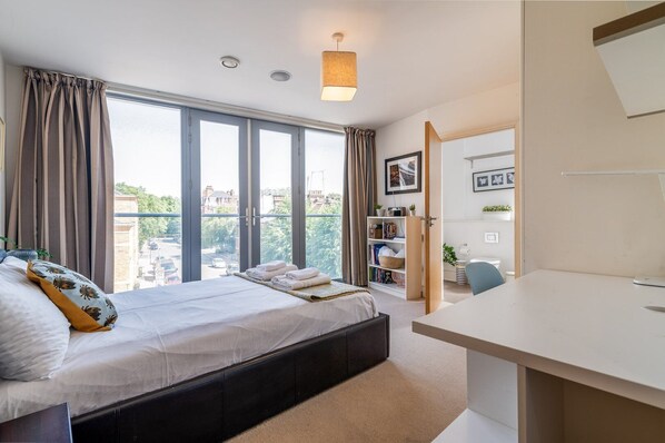 Apartment | 2 bedrooms, free WiFi - Bright & Spacious Battersea Flat (London)