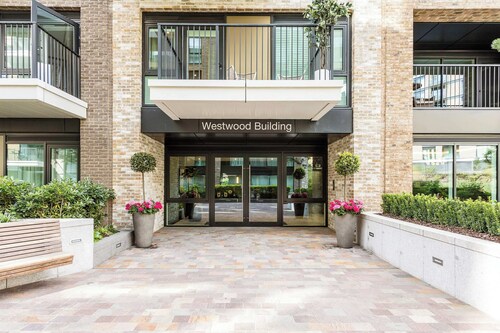 Modern Chelsea Apartment