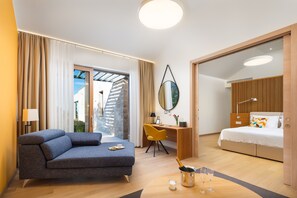 6 slaapkamers, een strijkplank/strijkijzer, wifi, beddengoed