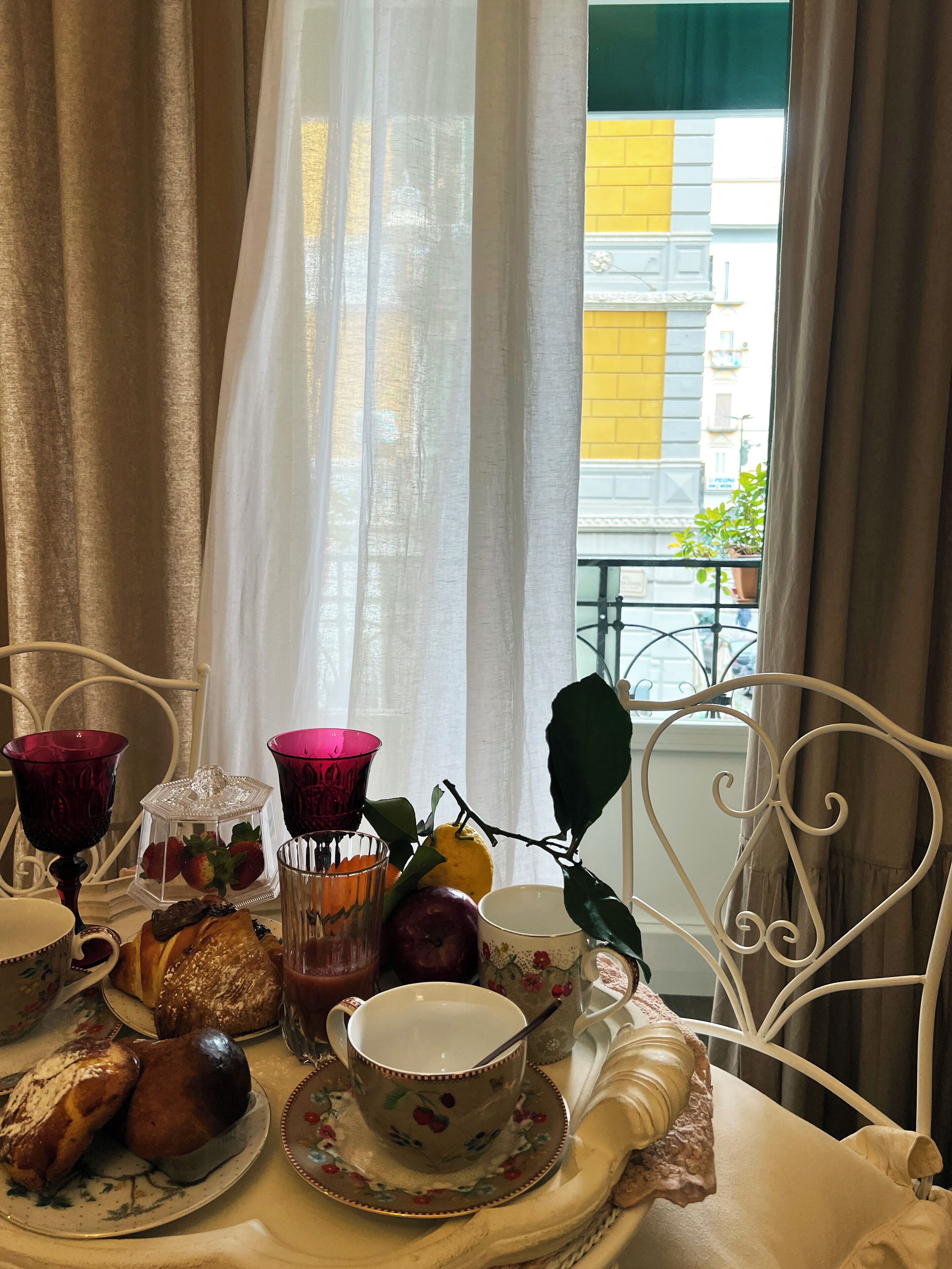 Free daily continental breakfast 