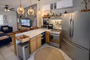 Fridge, microwave, oven, dishwasher - Cabo Oasis Escape - 1 Bedroom Apartment (Cabo San Lucas)