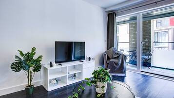 Basic Apartment, 1 Double Bed | Interior