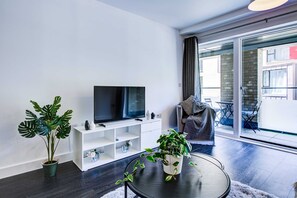 Basic Apartment, 1 Double Bed | Interior