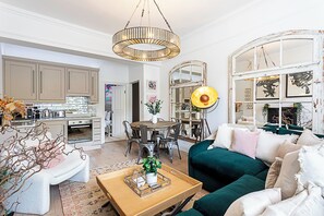 Basic Apartment, 1 Double Bed | Interior - Stylish Portobello Apartment (London)