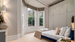 Basic Apartment, Multiple Beds | 2 bedrooms, desk, laptop workspace, iron/ironing board - Modern Apartment Near Central London (London)