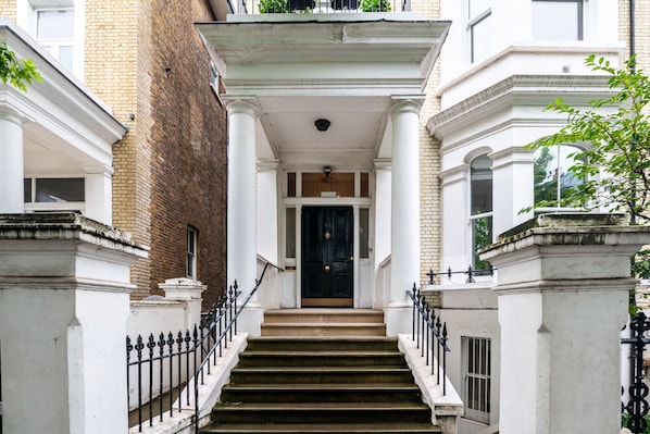 Basic Apartment, Multiple Beds | Exterior