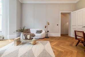 Basic Apartment, Multiple Beds | Interior