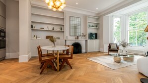 Basic Apartment, Multiple Beds | Dining - Modern Apartment Near Central London (London)