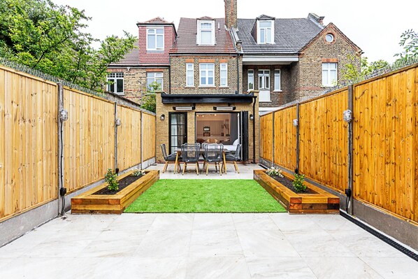 Basic Apartment, Multiple Beds | Exterior