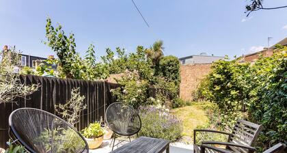 Tooting's Charming Victorian Garden Hideaway