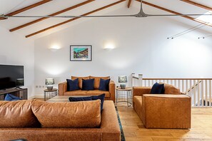 Basic House, 2 Double Beds | Living area | TV - Light and Airy Upside Down House in Boho Hackney (London)