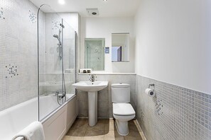 Bathroom - Light and Airy Upside Down House in Boho Hackney (London)