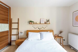 Leilighet – basic, 1 dobbeltseng med sovesofa | 2 soverom, skrivebord for bærbar PC, strykejern/-brett og sengetøy