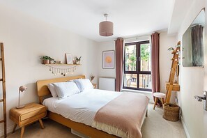 Apartamento básico, 1 cama de casal e sofá-cama | 2 quartos, espaço de trabalho para notebook