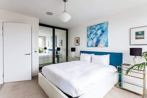 Basic Apartment, 1 Queen Bed | 1 bedroom, desk, laptop workspace, iron/ironing board - Notting Hill Retreat (London)