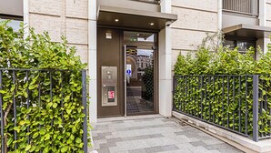 Unclassified image, 4 of 18, button - Notting Hill Retreat (London)