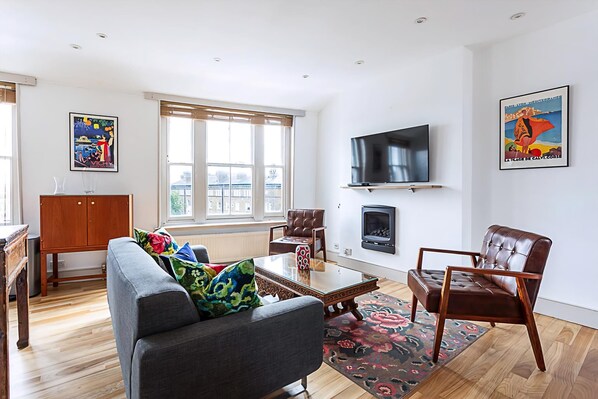 Apartment | Living room - Contemporary Open Plan Penthouse (London)