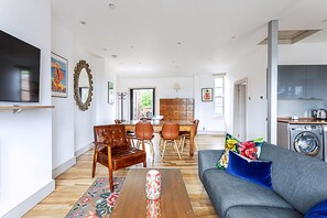 Apartment | Living room - Contemporary Open Plan Penthouse (London)