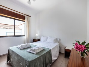 3 Schlafzimmer, Bügeleisen/Bügelbrett, WLAN, Bettwäsche