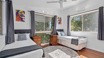 4 habitaciones, tabla de planchar con plancha y wifi gratis