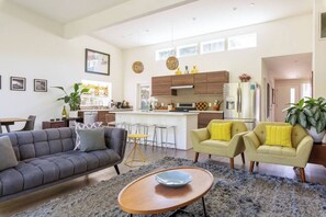 TV, DVD-spiller og bøker