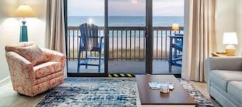 Discounted end of summer rates Pool BEACHFRONT Sleeps 8