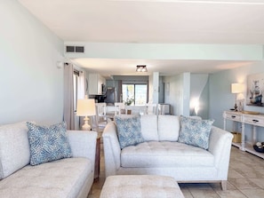 TV - Beachfront SGI Villa G3 Pool Sleeps 8 (St. George Island)