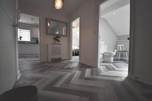 Luxury modern & artistic big apartment