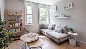 Unclassified image, 5 of 25, button - Fulham Serenity: Your Charming 2-bed Retreat (London)