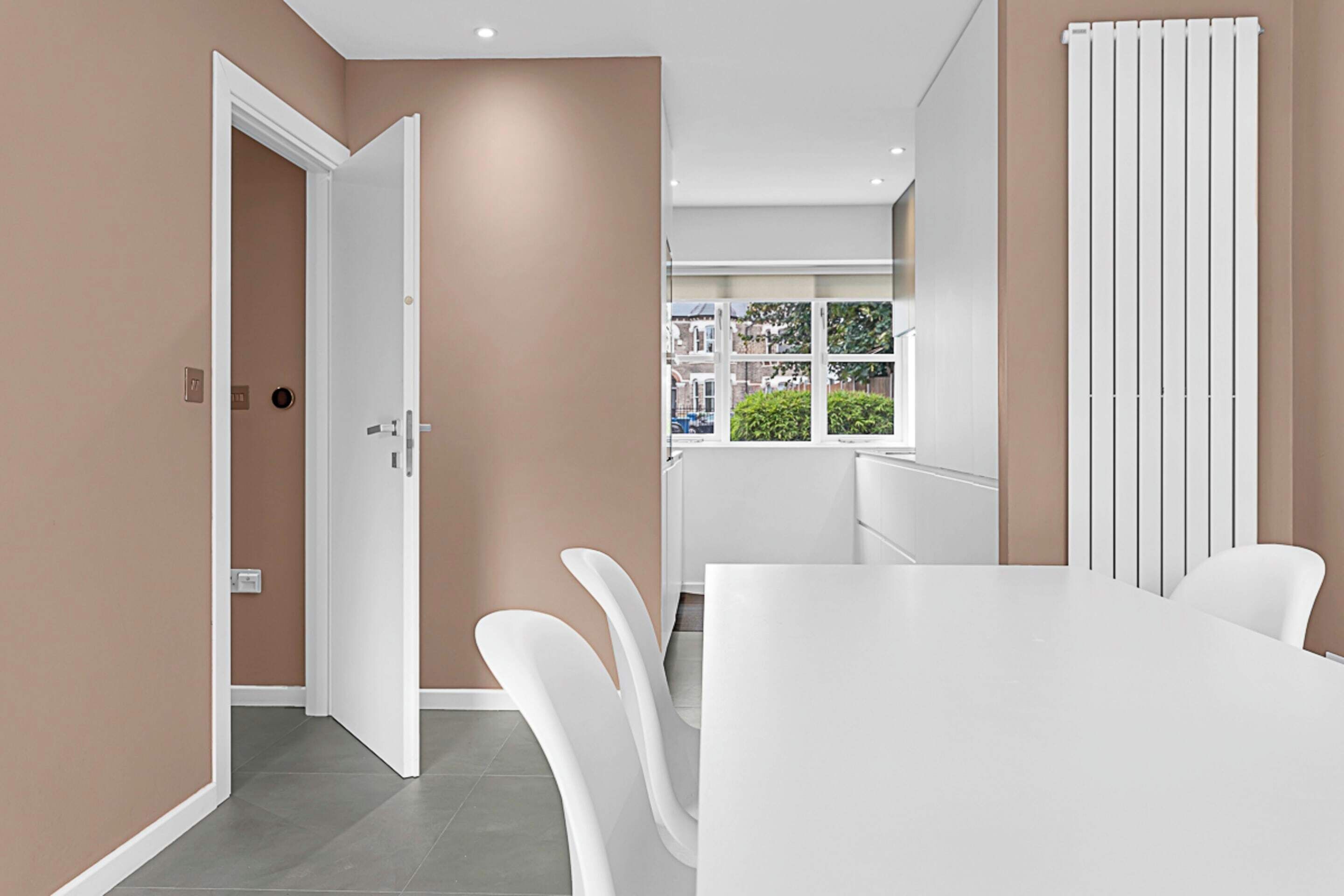 Basic House, Multiple Beds | Dining