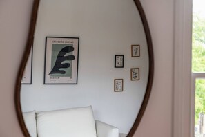 Apartamento básico, 1 cama King | Parte interna