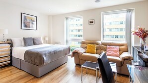 Basic-Apartment, 1 King-Bett und Schlafsofa
