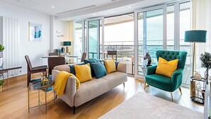 Unclassified image, 3 of 66, button - The Panoramic Urban Oasis (London)