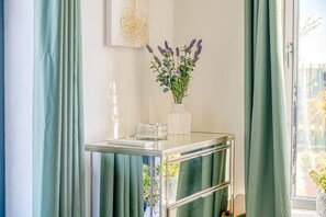 Basic Apartment, Multiple Beds | Interior - Penthouse With Views Of Alexandra Palace (London)