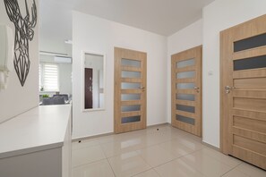 公寓, 2 间卧室, 阳  台 | 起居区