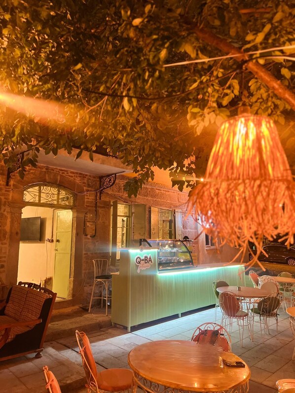 Front of property - Asclepius Boutique Hotel & Cafe (Bergama)