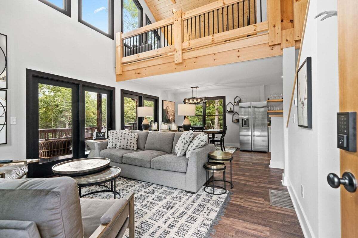 Smart TV, fireplace, stereo