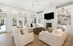 Smart TV, DVD player