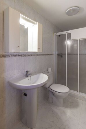 Asciugacapelli, asciugamani, carta igienica