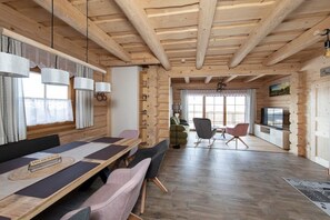 Smart-TV, Tischtennisplatte