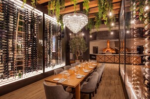 3 restaurants, Italian cuisine